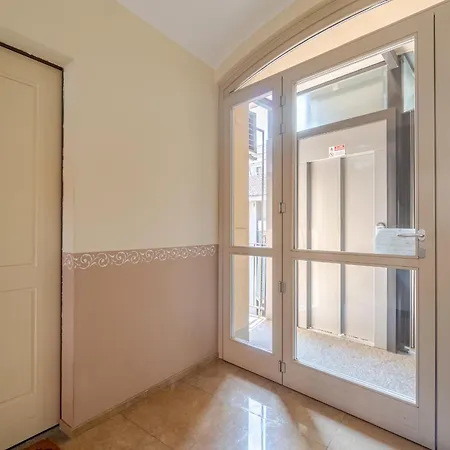 Piazza Statuto Functional Apartment Turin