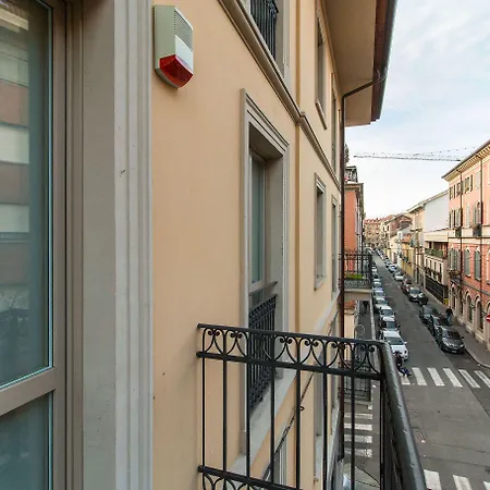 Guesthost - Piazza Statuto Functional Турин