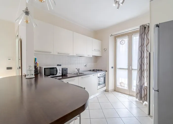 Guesthost - Piazza Statuto Functional Torino