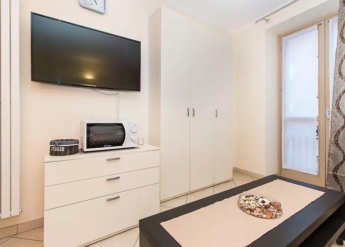 Guesthost - Piazza Statuto Functional * Torino