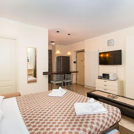 Guesthost - Piazza Statuto Functional * Turijn