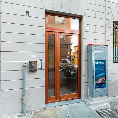 Guesthost - Piazza Statuto Functional Appartement *