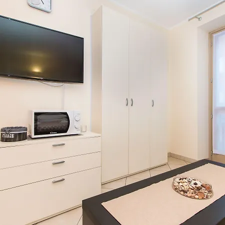 Guesthost - Piazza Statuto Functional * Turin