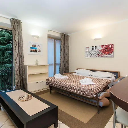 Guesthost - Piazza Statuto Functional Appartement *