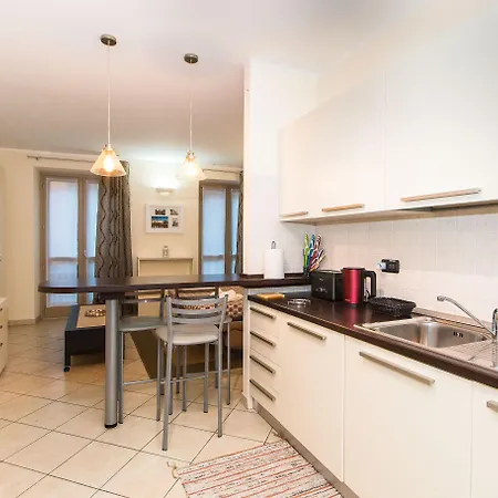 Guesthost - Piazza Statuto Functional Daire